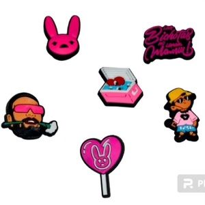 6 Bad Bunny, croc’s charms